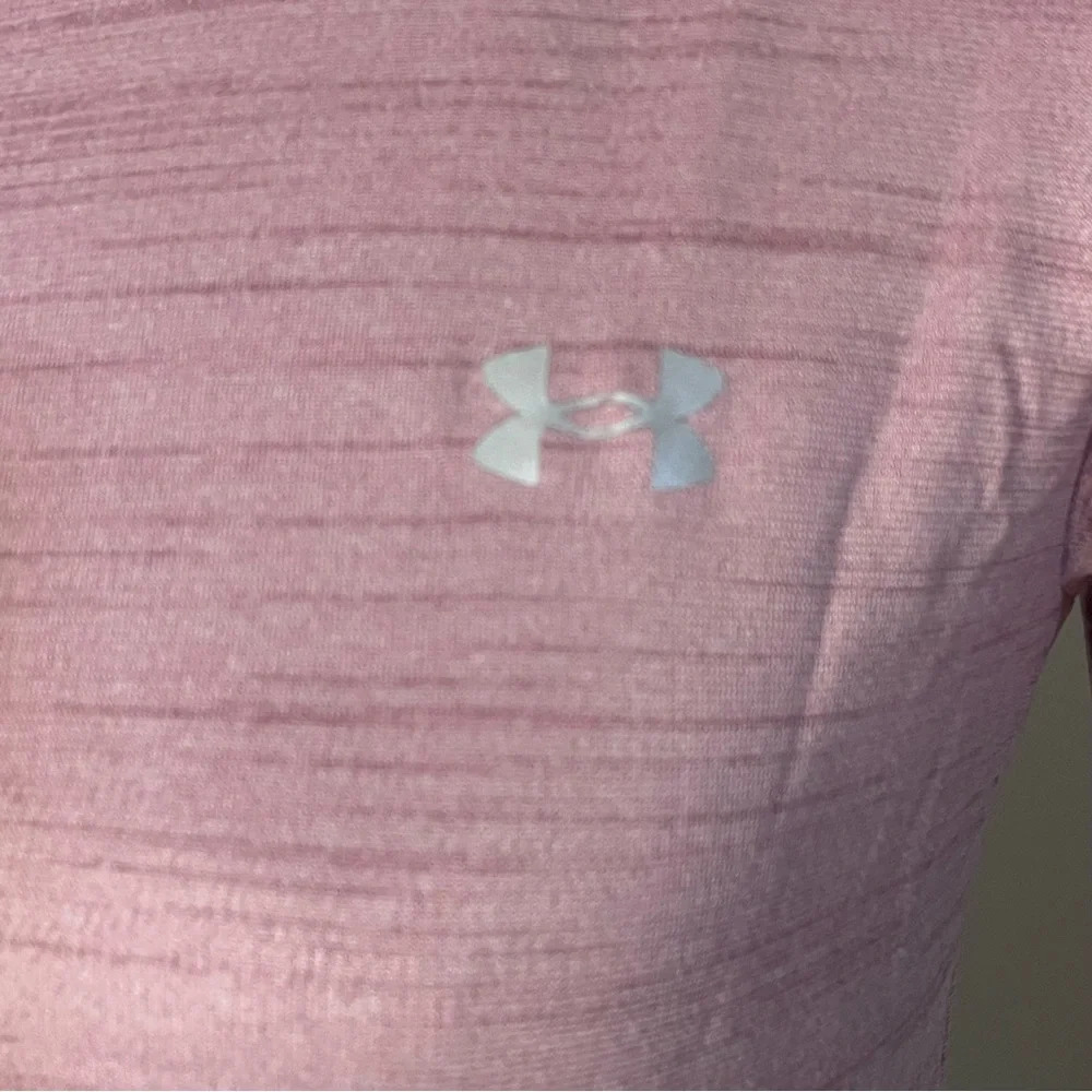 Under Armour Mauve Loose Fit Short Sleeve Top SMALL - Picture 2 of 7